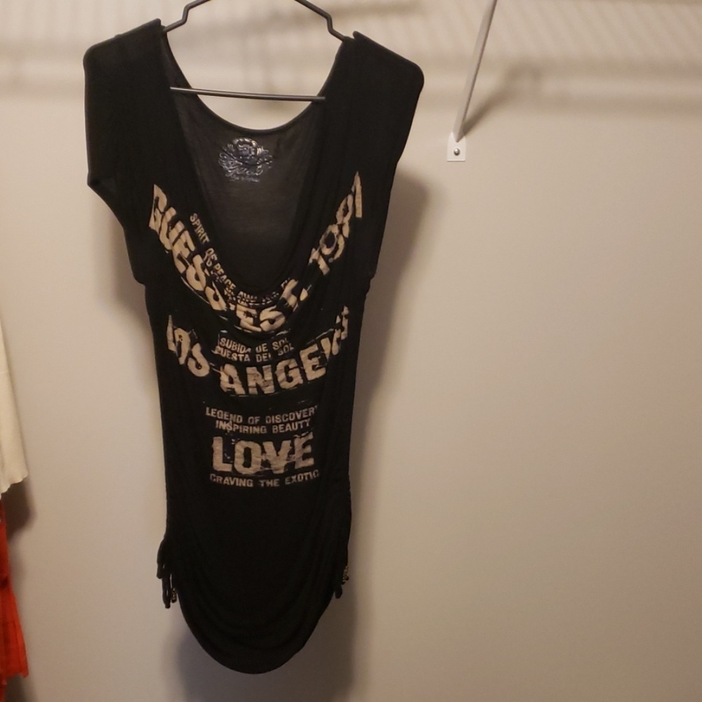 Medium Guess shirt